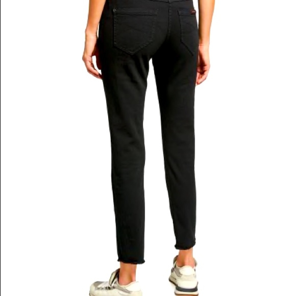Modern sophisticated jeans with tags attached fits too small on her it’s a deal